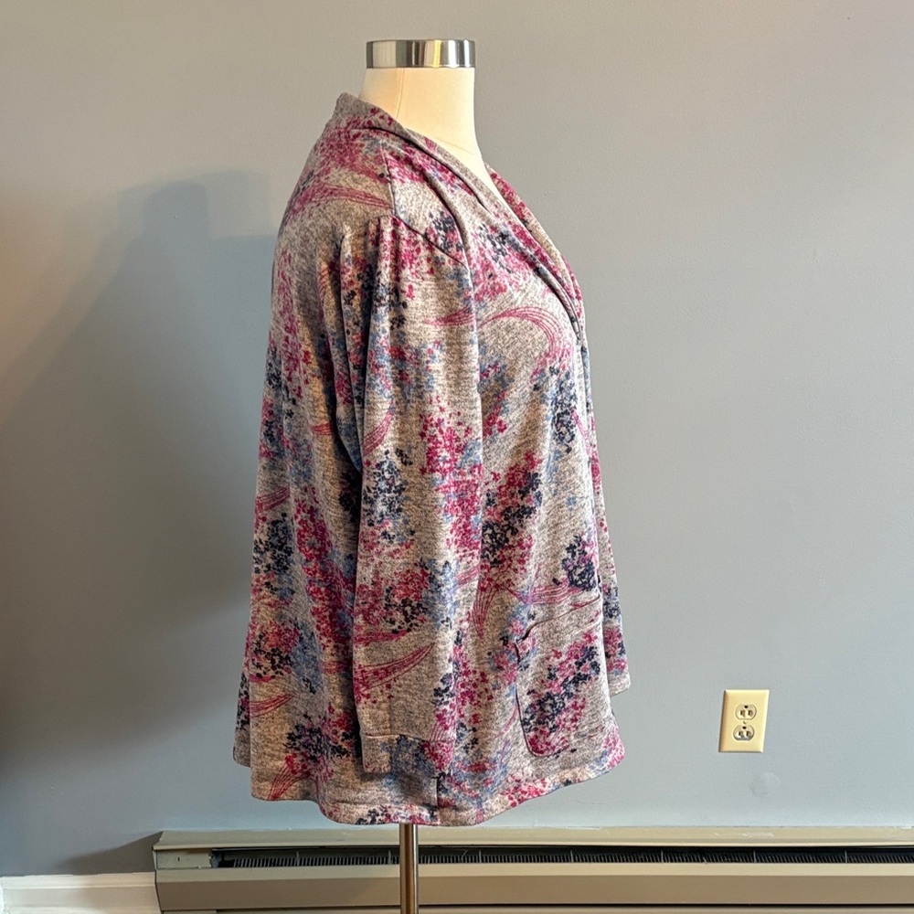 Lane Bryant Floral Open-Front Cardigan in Pink & Gray - Picture 3 of 5